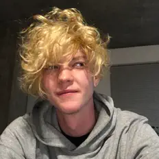 Bsandsを聴いたり、ミュージックビデオを鑑賞したり、経歴やツアー日程などを確認したりしましょう！