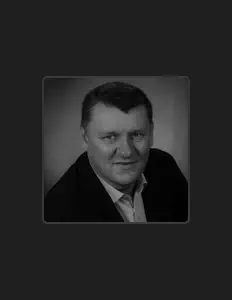 Escucha a Axel Grell, mira videos musicales, lee su biografía, consulta las fechas de las gira y más.