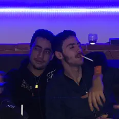 Limha सुनें, म्यूज़िक वीडियो देखें, बायो पढ़ें, दौरे की तारीखें और बहुत कुछ देखें!