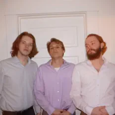 Escucha a Midnight Air, mira vídeos musicales, lee la biografía, consulta fechas de giras y mucho más.