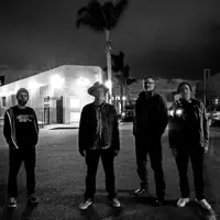 Ascolta undefined, guarda video musicali, leggi la biografia, vedi le date del tour & altro!