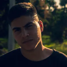 Ouve Queru Melendres, vê vídeos de música, lê a biografia, vê as datas da digressão e muito mais!