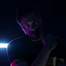 Poslechněte si interpreta Drag, sledujte hudební videa, přečtěte si životopis, podívejte se na data turné a další informace.