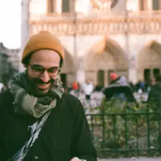 Posłuchaj wykonawcy Luke Webster, obejrzyj teledyski, przeczytaj biografię, zobacz daty tras koncertowych i nie tylko!