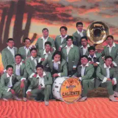Banda Calienteを聴いたり、ミュージックビデオを鑑賞したり、経歴やツアー日程などを確認したりしましょう！