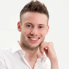 Escucha a Kashy Keegan, mira vídeos musicales, lee la biografía, consulta fechas de giras y mucho más.