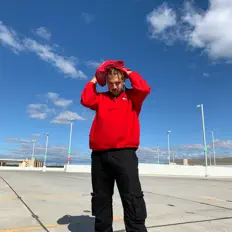 Escucha a Yuzi, mira videos musicales, lee su biografía, consulta las fechas de las gira y más.