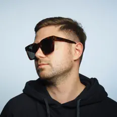 Posłuchaj wykonawcy Ciardi, obejrzyj teledyski, przeczytaj biografię, zobacz daty tras koncertowych i nie tylko!