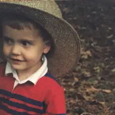 Isaac Torreyを聴いたり、ミュージックビデオを鑑賞したり、経歴やツアー日程などを確認したりしましょう！