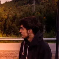 Ascolta undefined, guarda video musicali, leggi la biografia, vedi le date del tour & altro!