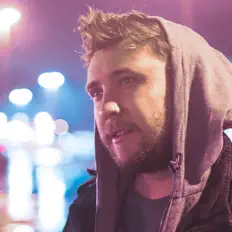 Poslechněte si interpreta Above Average, sledujte hudební videa, přečtěte si životopis, podívejte se na data turné a další informace.