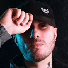 Listen to L'Elfo, watch music videos, read bio, see tour dates & more!