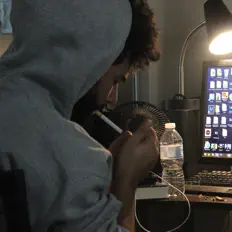 Luister naar Frank Tha Rabbit, bekijk muziekvideo's, lees de bio, bekijk de tourdata, en meer!