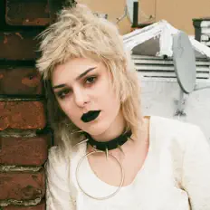 Luister naar Goth Girlfriend, bekijk muziekvideo's, lees de bio, bekijk de tourdata, en meer!