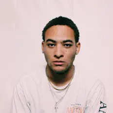 Escucha a Shibi Rosa, mira videos musicales, lee su biografía, consulta las fechas de las gira y más.