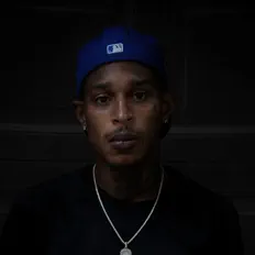 Luister naar Nino BrinksTruk, bekijk muziekvideo's, lees de bio, bekijk de tourdata, en meer!
