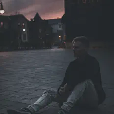 聆聽 K. Cedar、觀看音樂影片、閱讀小傳、查看巡演日期等！