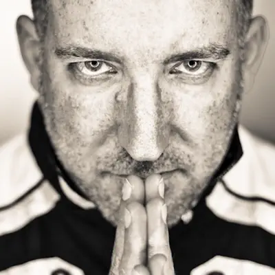 Listen to Robin Hirte, watch music videos, read bio, see tour dates & more!