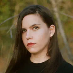 Escucha a Geneva Skeen, mira videos musicales, lee su biografía, consulta las fechas de las gira y más.