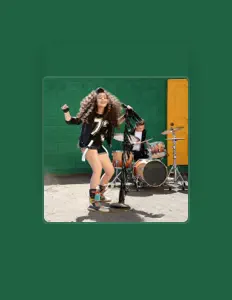 Betty을(를) 듣고, 뮤직 비디오를 보고, 약력을 읽고, 투어 일정 등을 확인하세요!