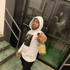 Ascolta Yvng King, guarda video musicali, leggi la biografia, vedi le date del tour & altro!