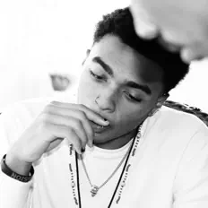 Luister naar KIDdrip, bekijk muziekvideo's, lees de bio, bekijk de tourdata, en meer!