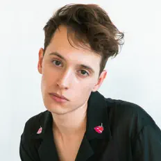 Posłuchaj wykonawcy Crushed Fruit, obejrzyj teledyski, przeczytaj biografię, zobacz daty tras koncertowych i nie tylko!