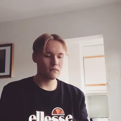 Poslechněte si interpreta Toni Berg, sledujte hudební videa, přečtěte si životopis, podívejte se na data turné a další informace.
