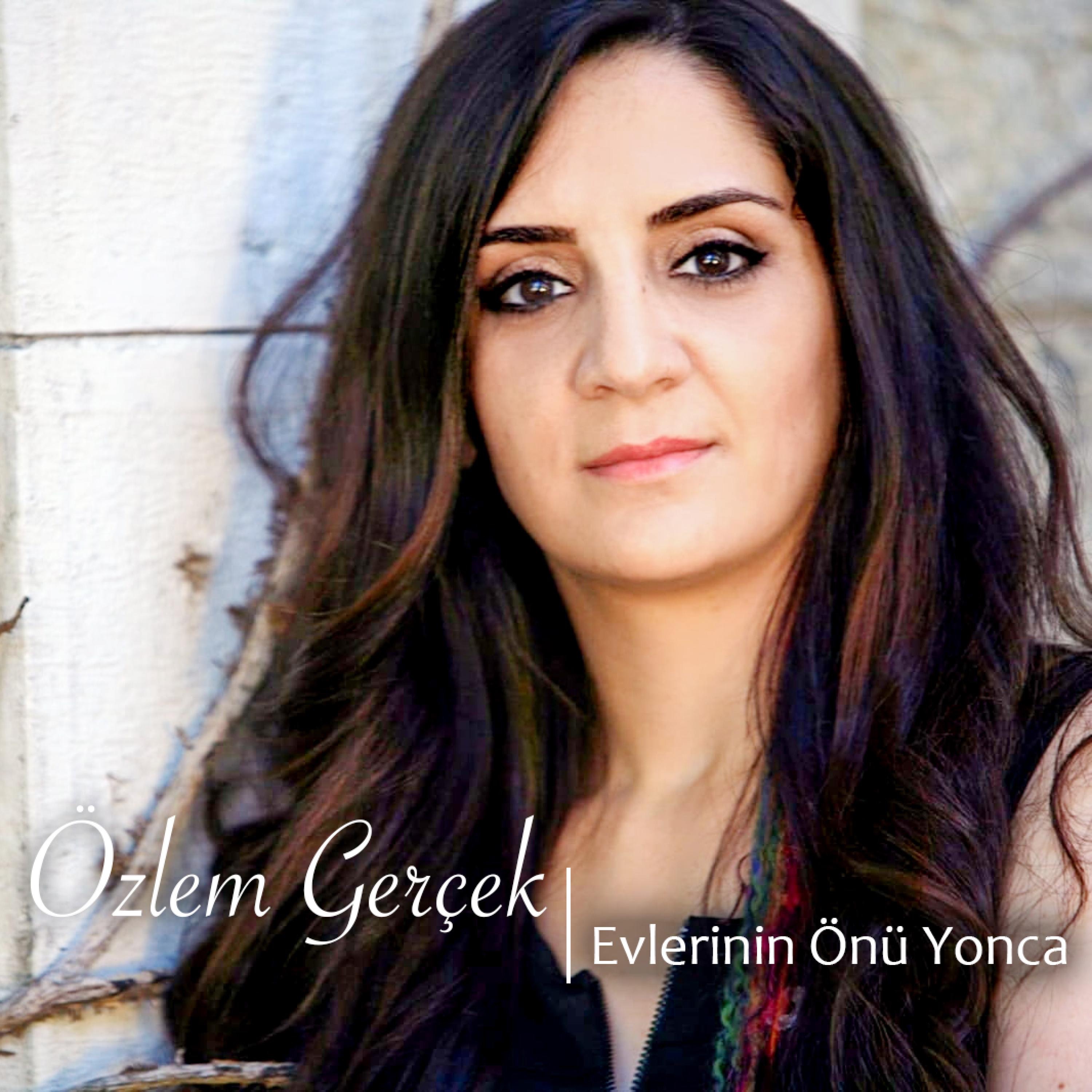 Evlerinin Önü Yonca - Single