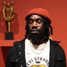 Luister naar 23 Forever, bekijk muziekvideo's, lees de bio, bekijk de tourdata, en meer!