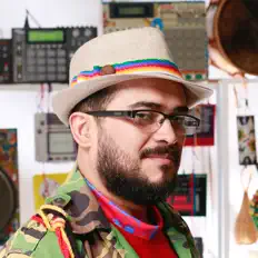 Fede Flores dinle, müzik videolarını izle, biyografisini oku, tur tarihlerini ve daha fazlasını gör!