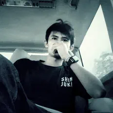 Aprilighost सुनें, म्यूज़िक वीडियो देखें, बायो पढ़ें, दौरे की तारीखें और बहुत कुछ देखें!