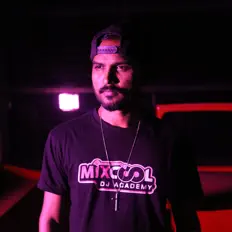 收听 Dj Jolly、观看音乐视频、阅读小传、查看巡演日期等 ！