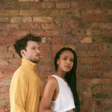 收听 LUNIR、观看音乐视频、阅读小传、查看巡演日期等 ！