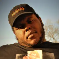 Grizzly F.O.G. सुनें, म्यूज़िक वीडियो देखें, बायो पढ़ें, दौरे की तारीखें और बहुत कुछ देखें!