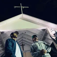 聆聽 Trust Is Critical、觀看音樂影片、閱讀小傳、查看巡演日期等！