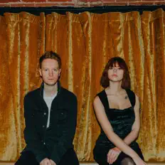 Dengarkan Dark Tropics, tonton video musik, baca bio, lihat tanggal tur & lainnya!