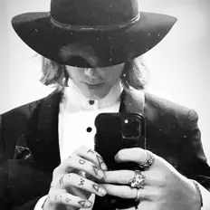 Hart Chordae: песни, клипы, биография, даты выступлений и многое другое.