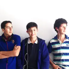 收听 OverDrive、观看音乐视频、阅读小传、查看巡演日期等 ！