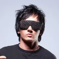 DJ Trendsetterを聴いたり、ミュージックビデオを鑑賞したり、経歴やツアー日程などを確認したりしましょう！