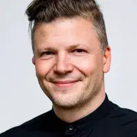 Posłuchaj wykonawcy undefined, obejrzyj teledyski, przeczytaj biografię, zobacz daty tras koncertowych i nie tylko!