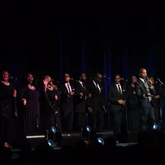 聆聽 The Tri-City Singers、觀看音樂影片、閱讀小傳、查看巡演日期等！