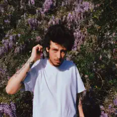 Ascolta deafsoswavy, guarda video musicali, leggi la biografia, vedi le date del tour & altro!