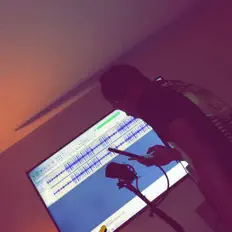 Yung Ant सुनें, म्यूज़िक वीडियो देखें, बायो पढ़ें, दौरे की तारीखें और बहुत कुछ देखें!