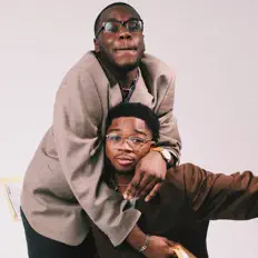 聆聽 Remedy、觀看音樂影片、閱讀小傳、查看巡演日期等！