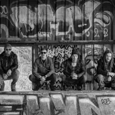 Ascolta Delusional Silence, guarda video musicali, leggi la biografia, vedi le date del tour & altro!