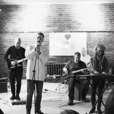 Dengarkan МАЯК, tonton video musik, baca bio, lihat tanggal tur & lainnya!