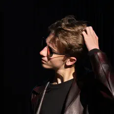 收听 Max Earnshaw、观看音乐视频、阅读小传、查看巡演日期等 ！