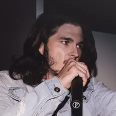 Dengarkan Pelli, tonton video musik, baca bio, lihat tanggal tur & lainnya!