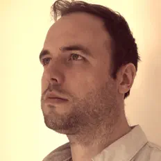 收听 Essor、观看音乐视频、阅读小传、查看巡演日期等 ！